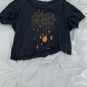 Black Graphic Crop T-Shirt with Short Sleeves